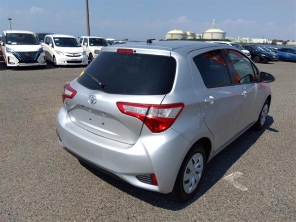 Toyota Vitz 2019 г.в. — изображение 10